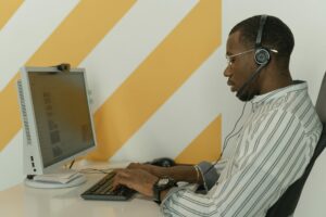 Call center man using 3CX